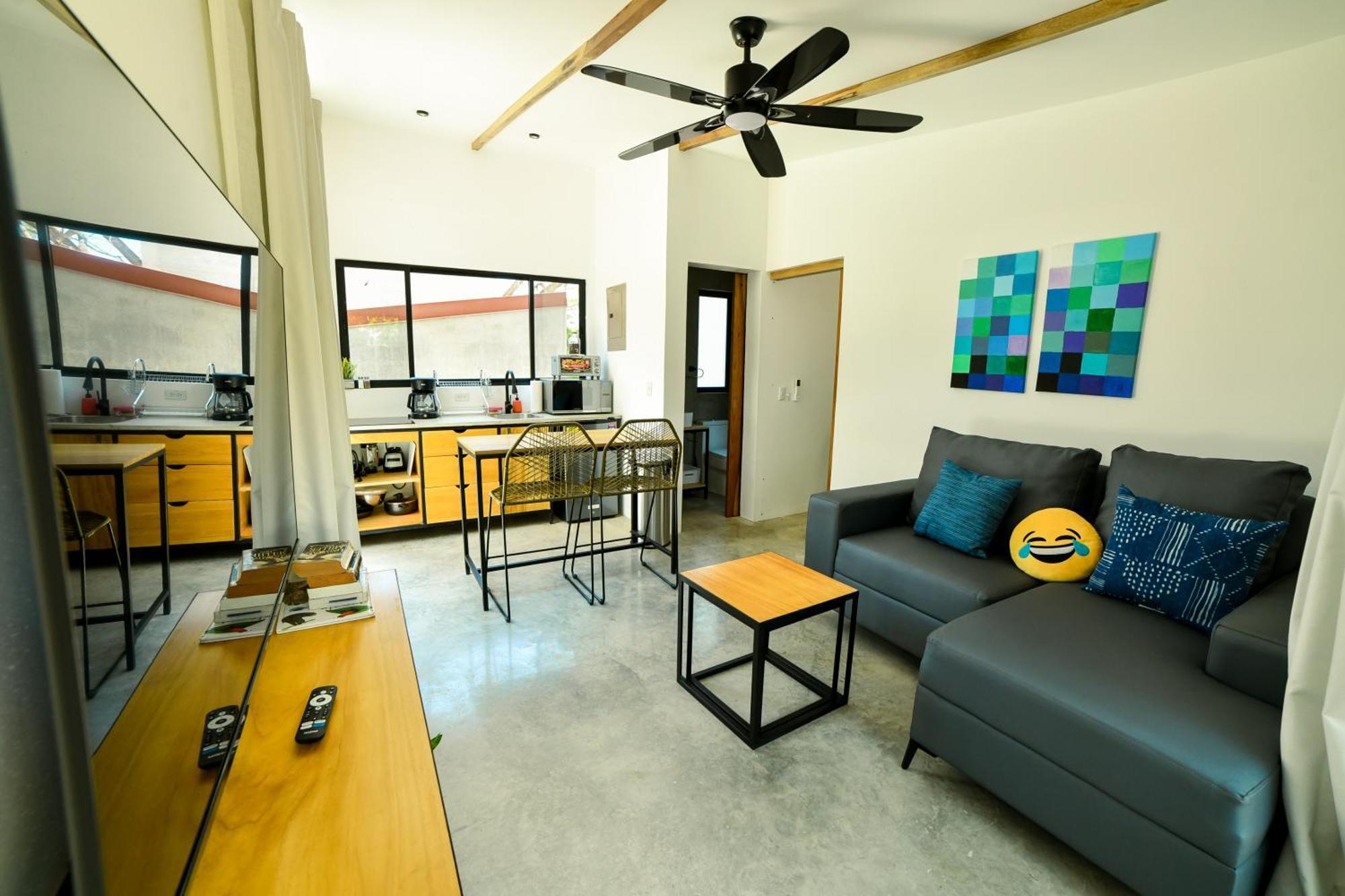 Casa La Vaca Loca * Tamarindo